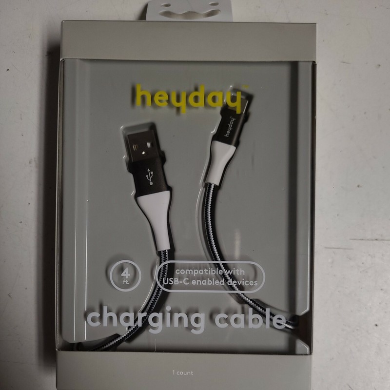 heyday USB to USB-C 4ft Charging Cable Braided Black/White & Flat 3ft White Cabl