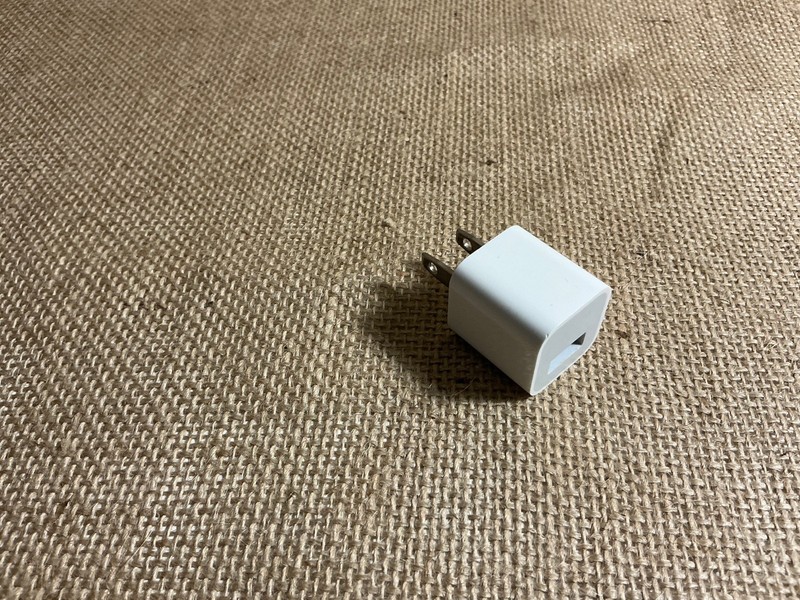 Apple USB CHARGING BASE in white, for cell phones * charging bases only gallery