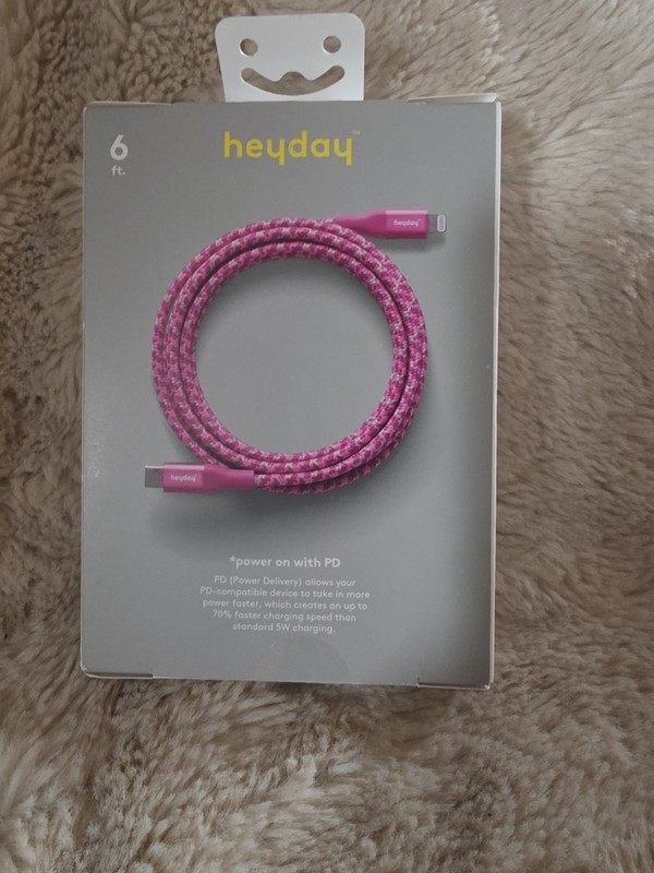 NEW Heyday Fast Charging Pink Braided Cable - USB-C to light-ing gallery