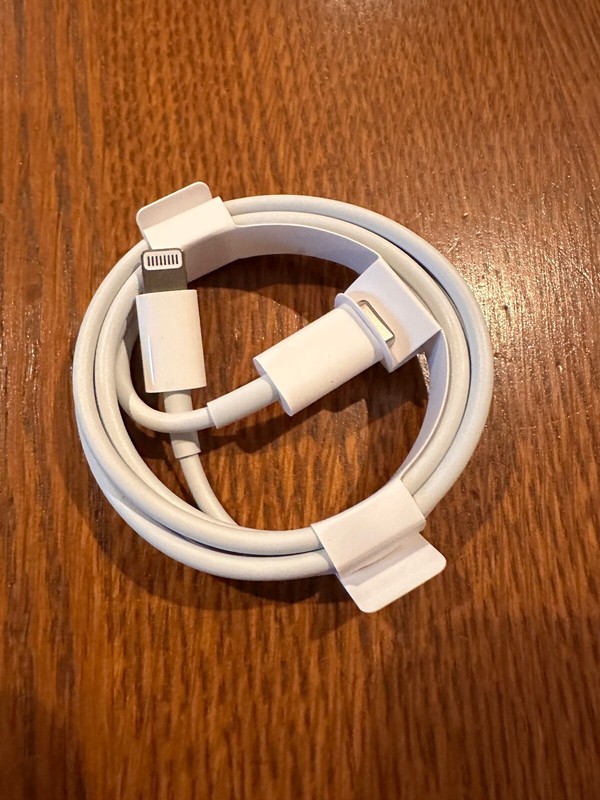 Genuine Apple USB-C to Lightning Cable – New