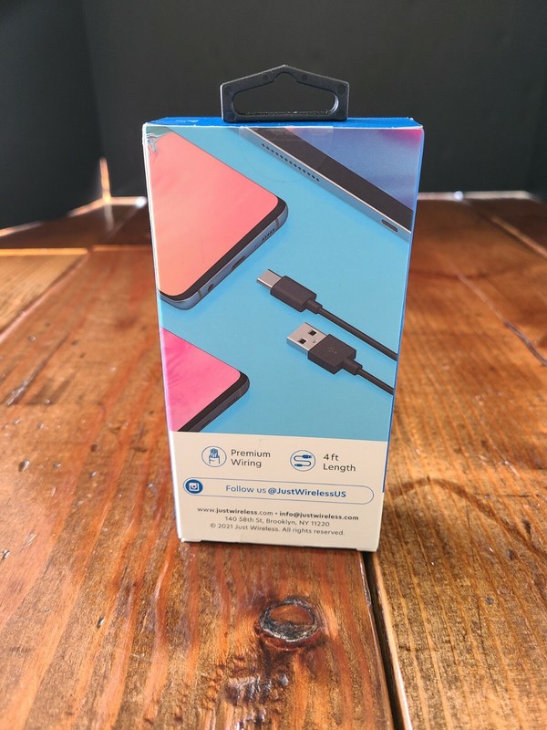 Just Wireless 6 Feet Charge Sync USB-C Charging Cable - Black gallery