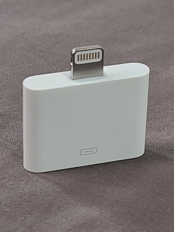 GENUINE OEM Apple Lightning (8 pin) 30-pin Adapter - MD823AM/A - A1468 - NEW 🔥 gallery