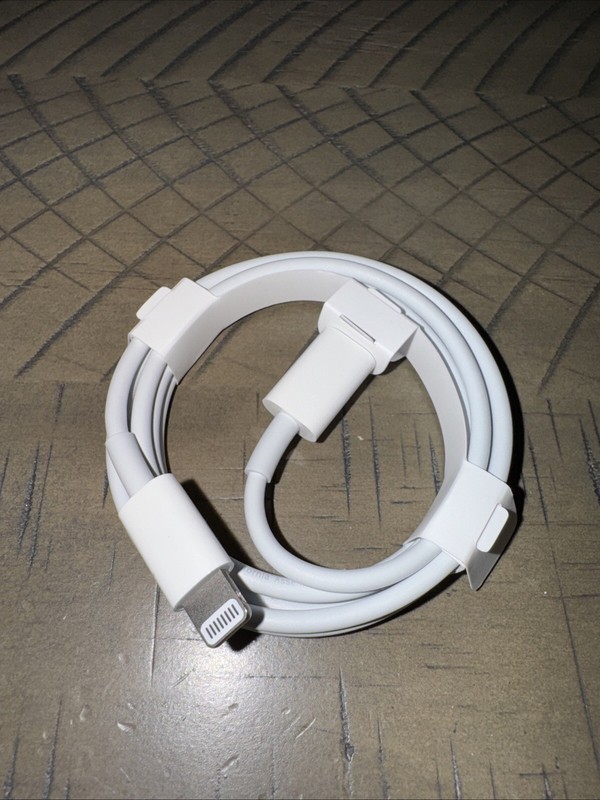 Apple MX0K2AM/A USB-C to Lightning Cable