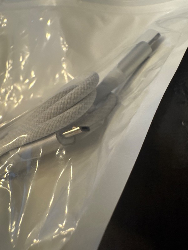 3.3ft USB C to Cable - White gallery