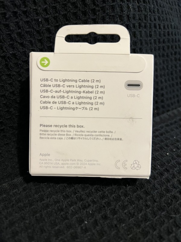 Apple USB-C to Lightning Cable 2m 6.6ft MW2R3AM/A A2441 OEM NEW IN BOX gallery