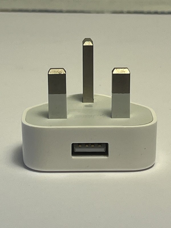 Original Apple USB Charger A1399 Plug Travel Adapter- 3-pin UK plug.