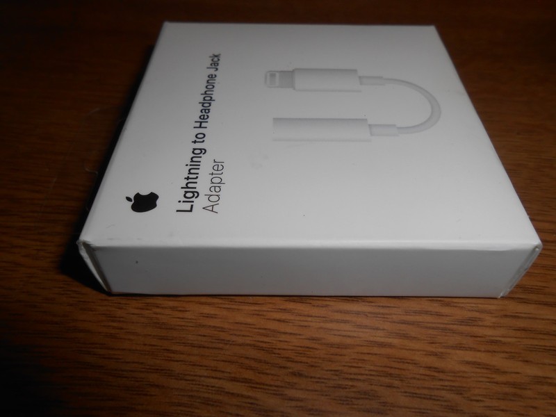 MMX62FE MMX62AM Apple A Lightning to 35mm Headphone Jack Adapter A gallery