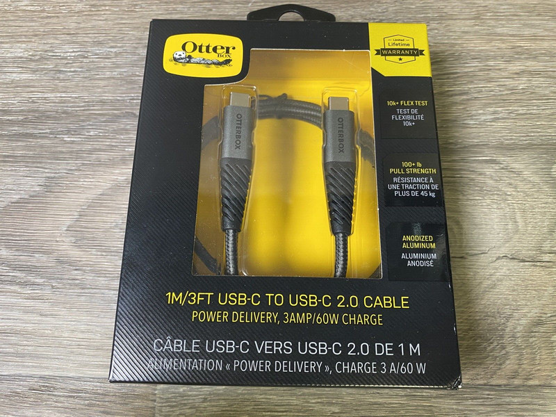 Otterbox 1m/3FT USB-C to USB-C 2.0 Cable & USB-C Wall Charger 15W gallery