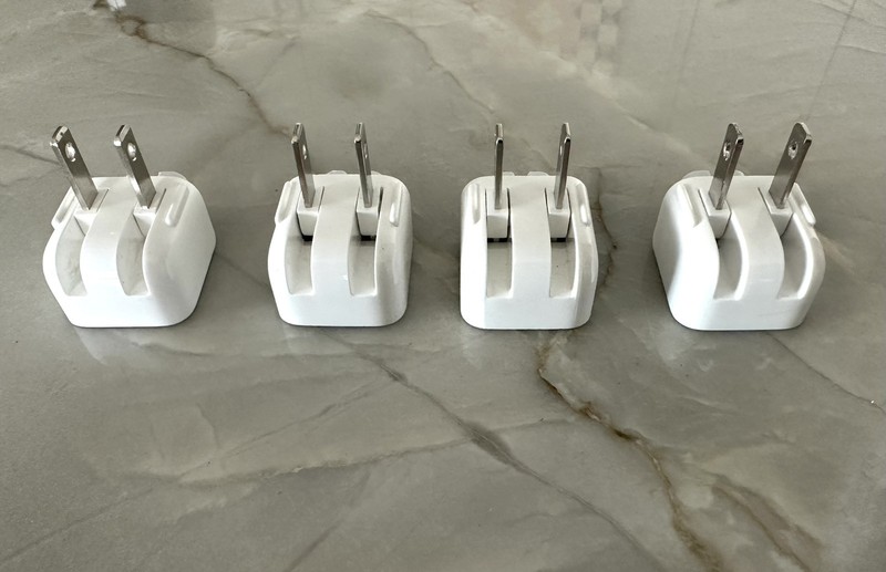 Lot Of 4 Duck Head 2.5A 125v 2-Prong AC Wall Power Adapters For Apple gallery