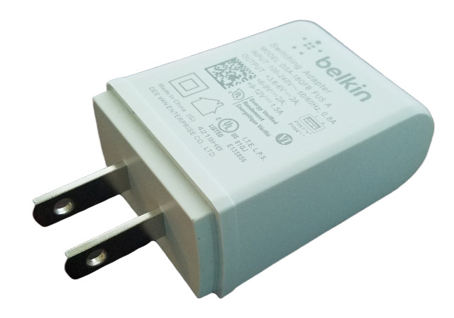 Belkin Switching Adapter DSA-18QFB FUS A Fast AC Adapter for USB Devices White gallery