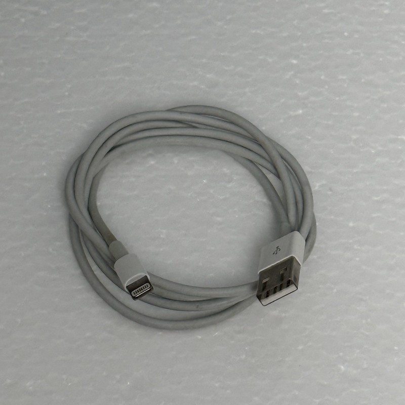 Apple Lightning to USB Cable 3ft. (1m) gallery