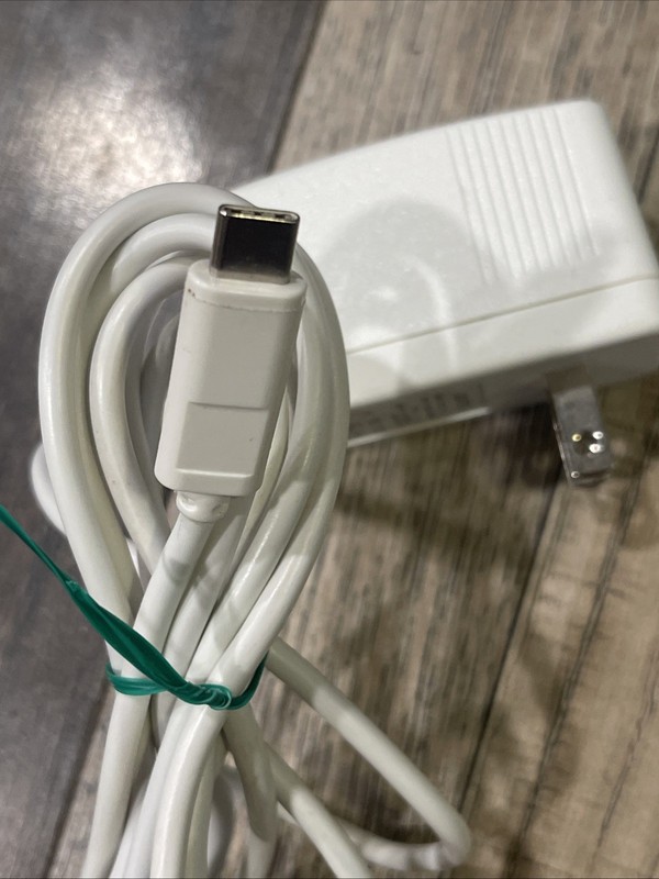 27W USB-C Wall Charger Power Adapter SQUS-PD27-01- Excellent Condition gallery
