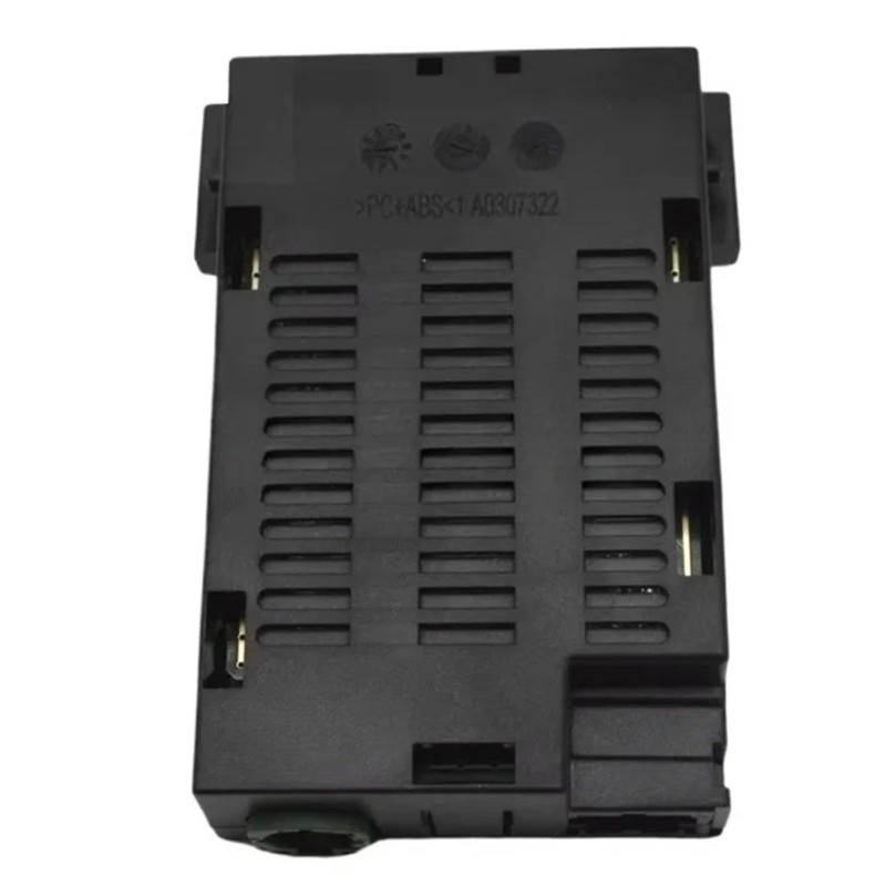 Double Output Vehicle USB Socket Compact Design Optimized For Electronic Devices gallery