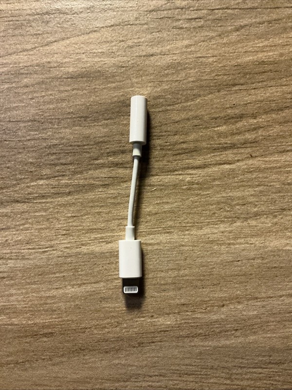 Apple MMX62AM/A 3.5mm Audio Adapter
