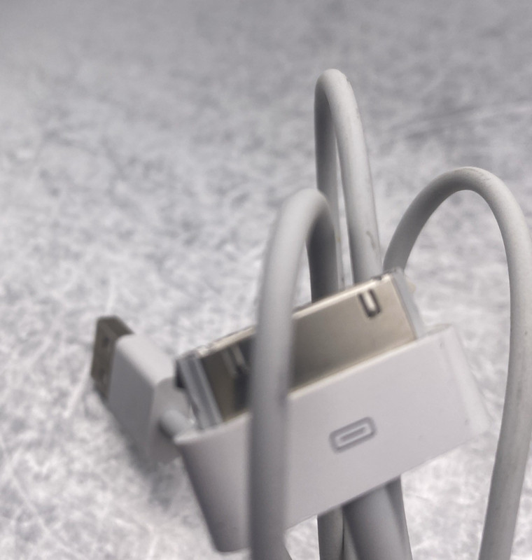 Genuine Apple 30 Pin Cable 10W USB Power Adapter iPad iPhone iPod gallery