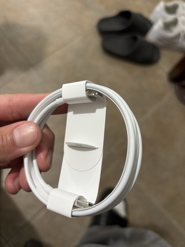 Apple USB-C to Lightning Cable (1m) SHIPS ASAP No Box gallery