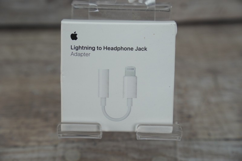 Authentic Apple Lightning to Headphone 3.5mm Jack Adapter - White MMX62AM/A