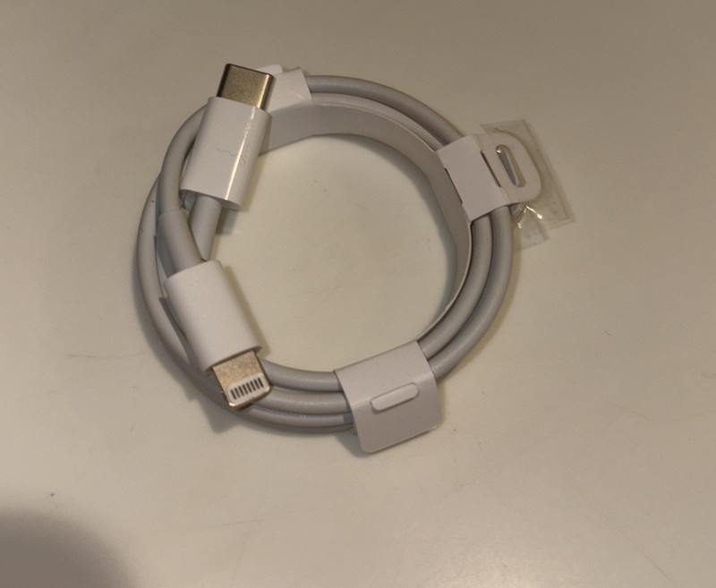Genuine Apple USB-C to LightningCable (1 m) Plus Onn Extra Long USB To Lightning gallery