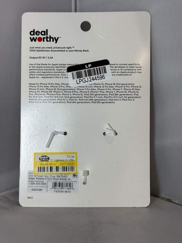 dealworthy™ - 3' Lighting to USB-A Charging Cable - White gallery