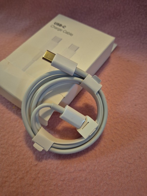Generic USB-C to USB-C Charge Cable 1M / 3.3ft Color White gallery
