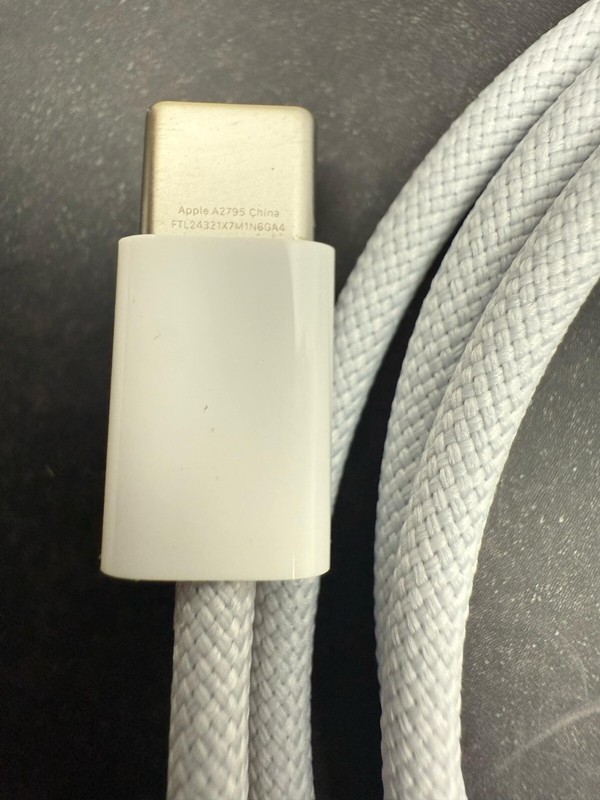 GENUINE Apple USB-C to USB-C 60W Woven Charge Cable 1m MQKJ3AM/A gallery