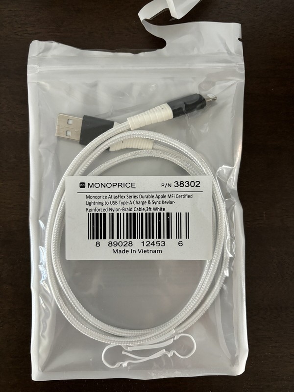 Monoprice AtlasFlex MFi Certified Nylon Braided Lightning Cable (3 ft) (Used)