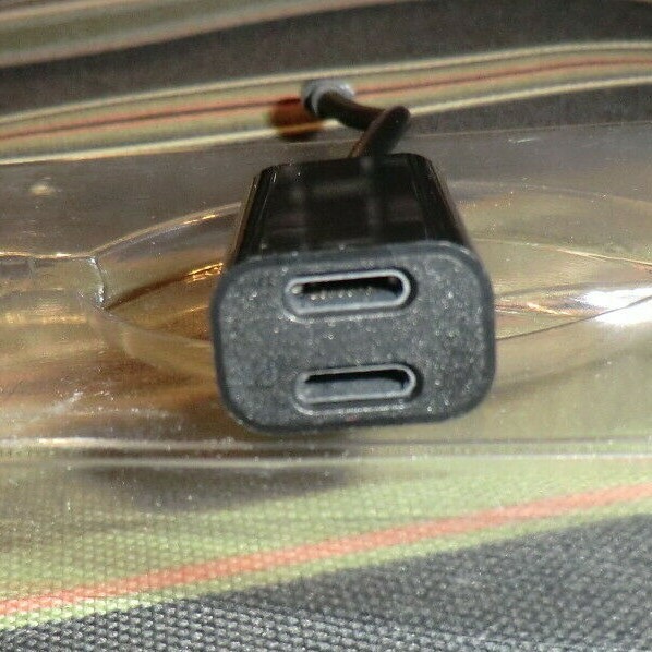 Dual 8-pin Audio and Charge Adapter Headphone Splitter Black gallery