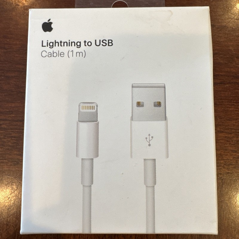 NEW Apple 1m Lightning To USB MD818AM/A NIB Sealed