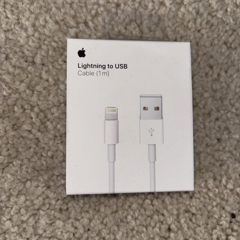 Apple Lighting To USB Cable - 1M (3 Feet) Long- White - Unopened gallery