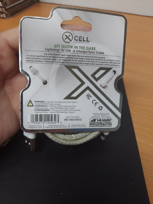 (2) Cell Brand Glow In The Dark 6 Foot Apple Charger gallery