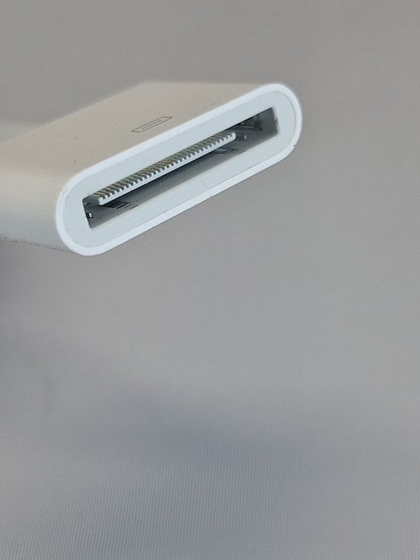 Apple Lightning To 30-pin Adapter White OEM A1450 Lightning 30-pin Converter gallery