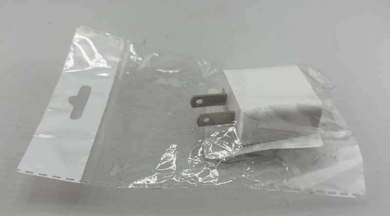 MobilEssentials White USB Wall Charger. New gallery