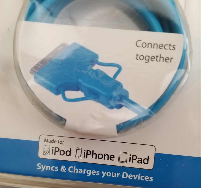 Tech & Go! 2-in-1 Sync & Charge Combo Cable, 3 ft gallery