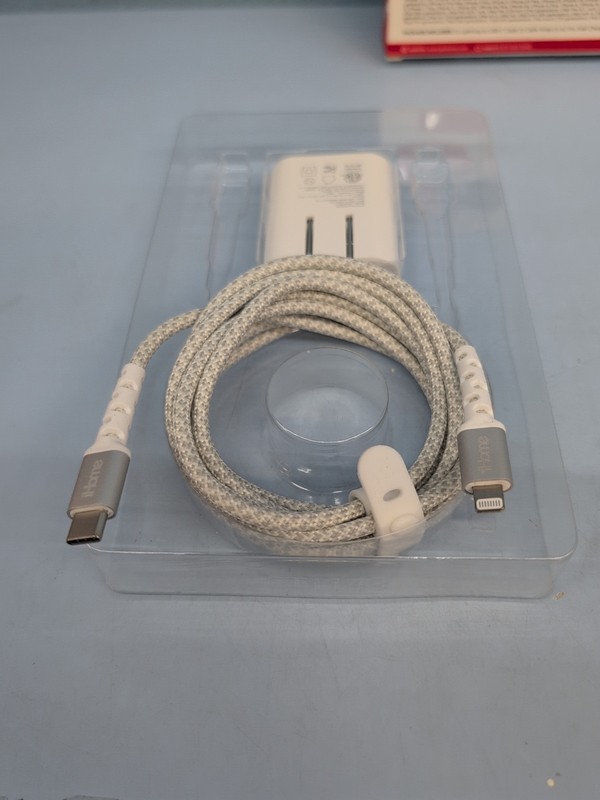 iHome Wall Charger Fast Charging Cable USB C 6ft White gallery