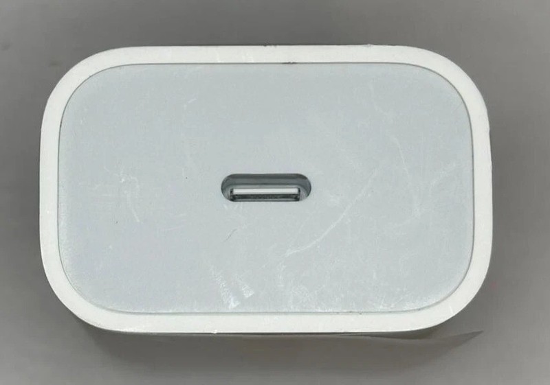 OEM Original Genuine Apple 20W USB-C Wall Charger Power ADAPTER Fast Charger