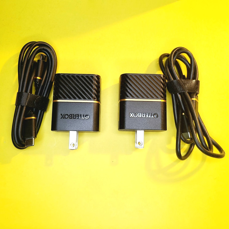 LOT OF 2 OTTERBOX OBFTC-0069-B 20W WALL CHARGER + CABLE TYPE C FAST CHARGE 1PORT gallery