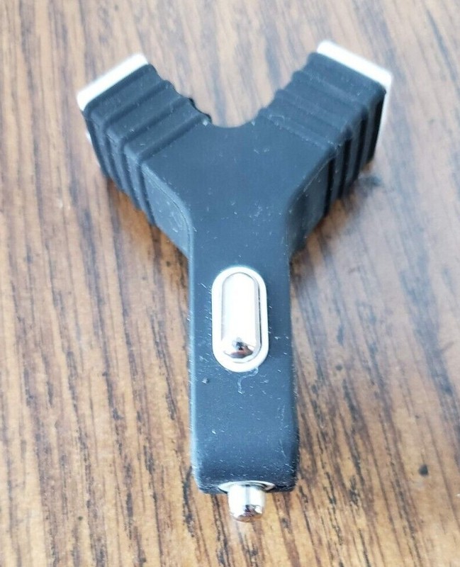 Duel Port USB Universal Phone Charger and Adapter