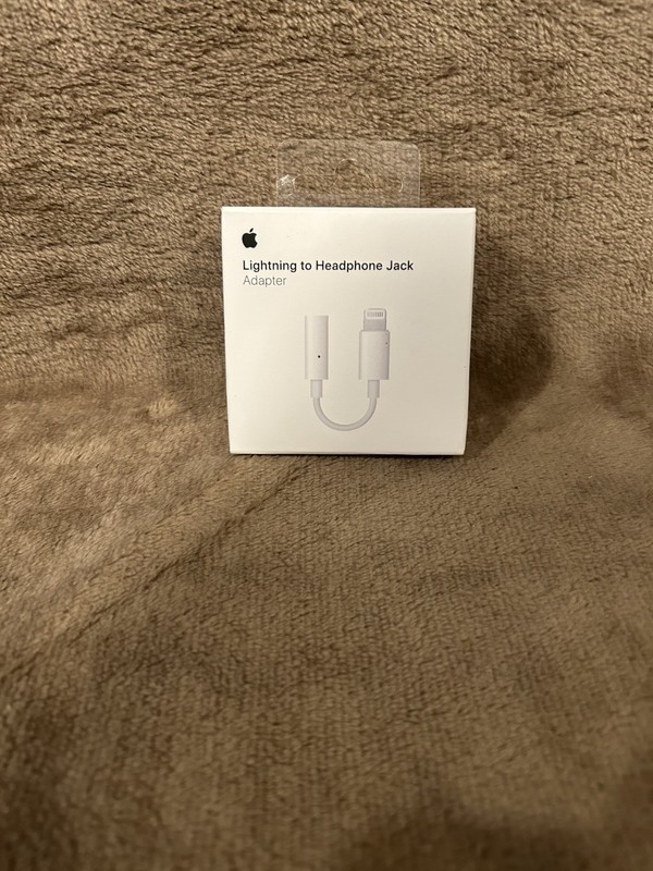 Apple MMX62AM/A 3.5mm Audio Adapter