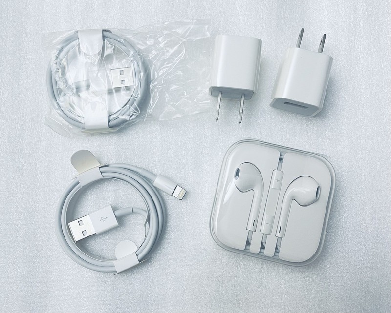 Authentic Apple Accessories Lightning Cables Power Adapters AUX Earbuds NEW
