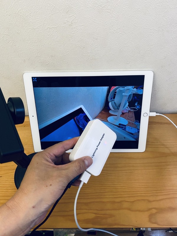 USB camera adapter for iPad