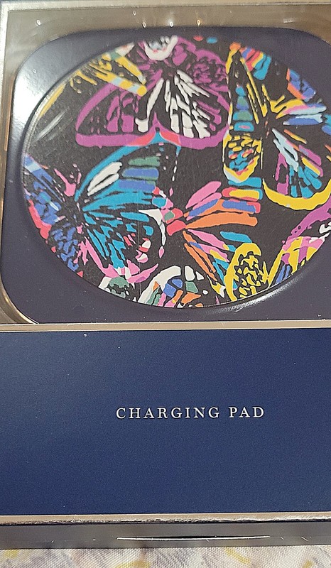 NEW Vera Bradley Apple Sync & Charging Cable 5ft AND Wireless Charging Pad Tech gallery