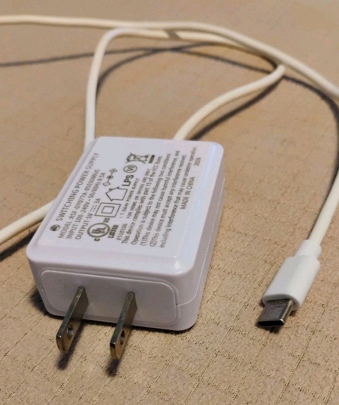 USB-C Wall Adapter Rsf-Dy077a-0503000us 5V 3A