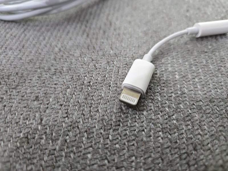 Apple OEM USB Lightning Charging Cable 2M + Lightning To 3.5MM Headphone Adapter gallery