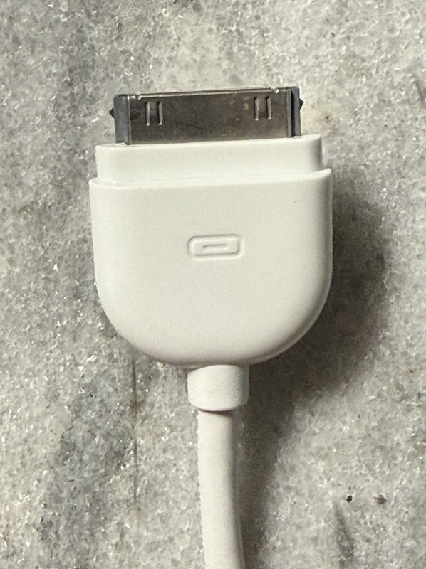 Lot Of 5 Belkin Charge Sync Cable 4 ft. 30-Pin to USB Apple Ipod, Iphone & Ipad gallery