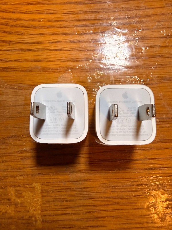 2x Genuine Apple A1385 5W USB Travel Power Adapter Cube Charger iPhone iPad gallery