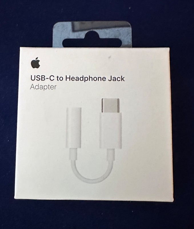 Apple Genuine USB-C to 3.5 mm Headphone Jack Adapter MU7E2AM/A **New**