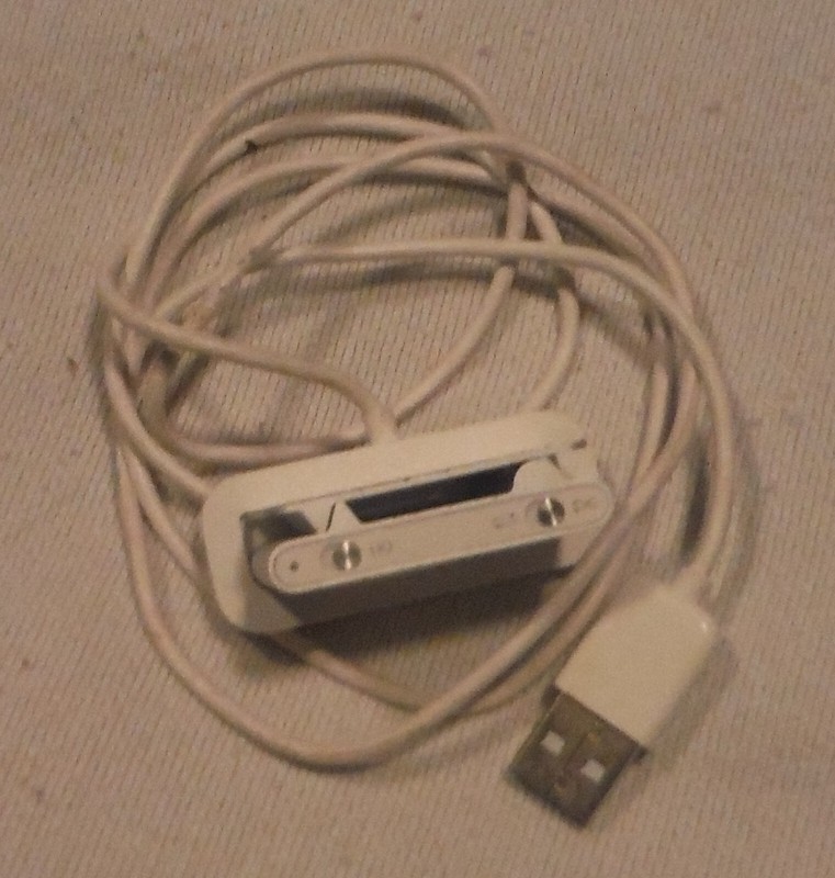 LOT OF 6 ASSORTED APPLE CABLES gallery