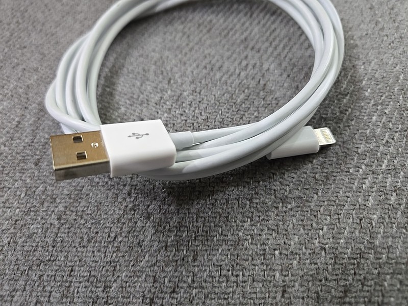 Apple OEM USB Lightning Charging Cable 2M + Lightning To 3.5MM Headphone Adapter gallery