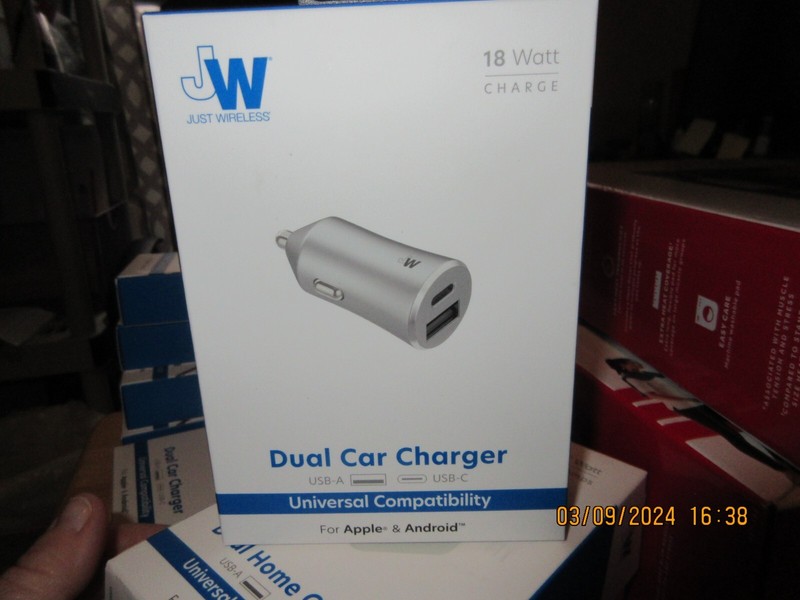NEW! Just Wireless 3.4A Dual Port USB-A and USB-C Car Charger – Gray
