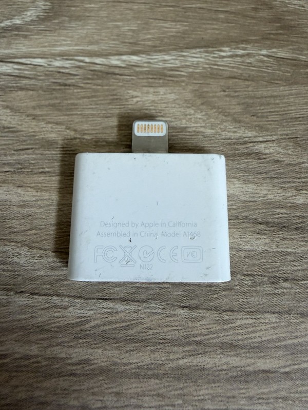 Apple Lightning to 30-pin Adapter A1468